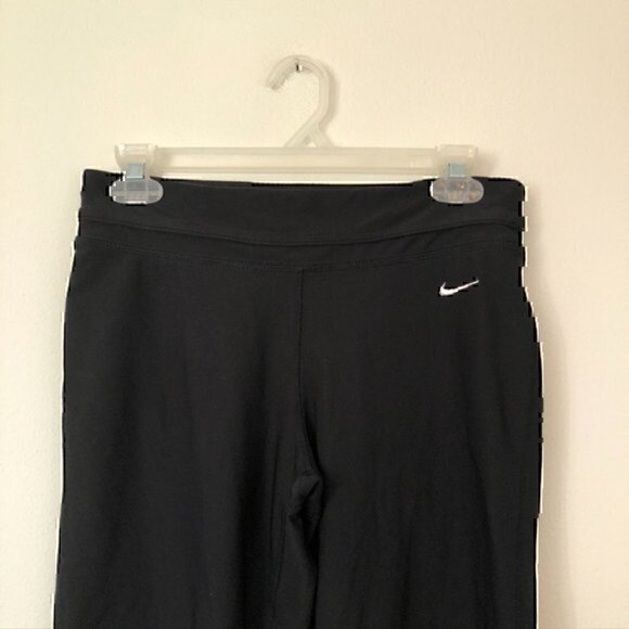 NIKE Fit Dry Dri-Fit Be Strong Athletic Capri Pants Solid Black Activewear Small - Picture 3 of 9